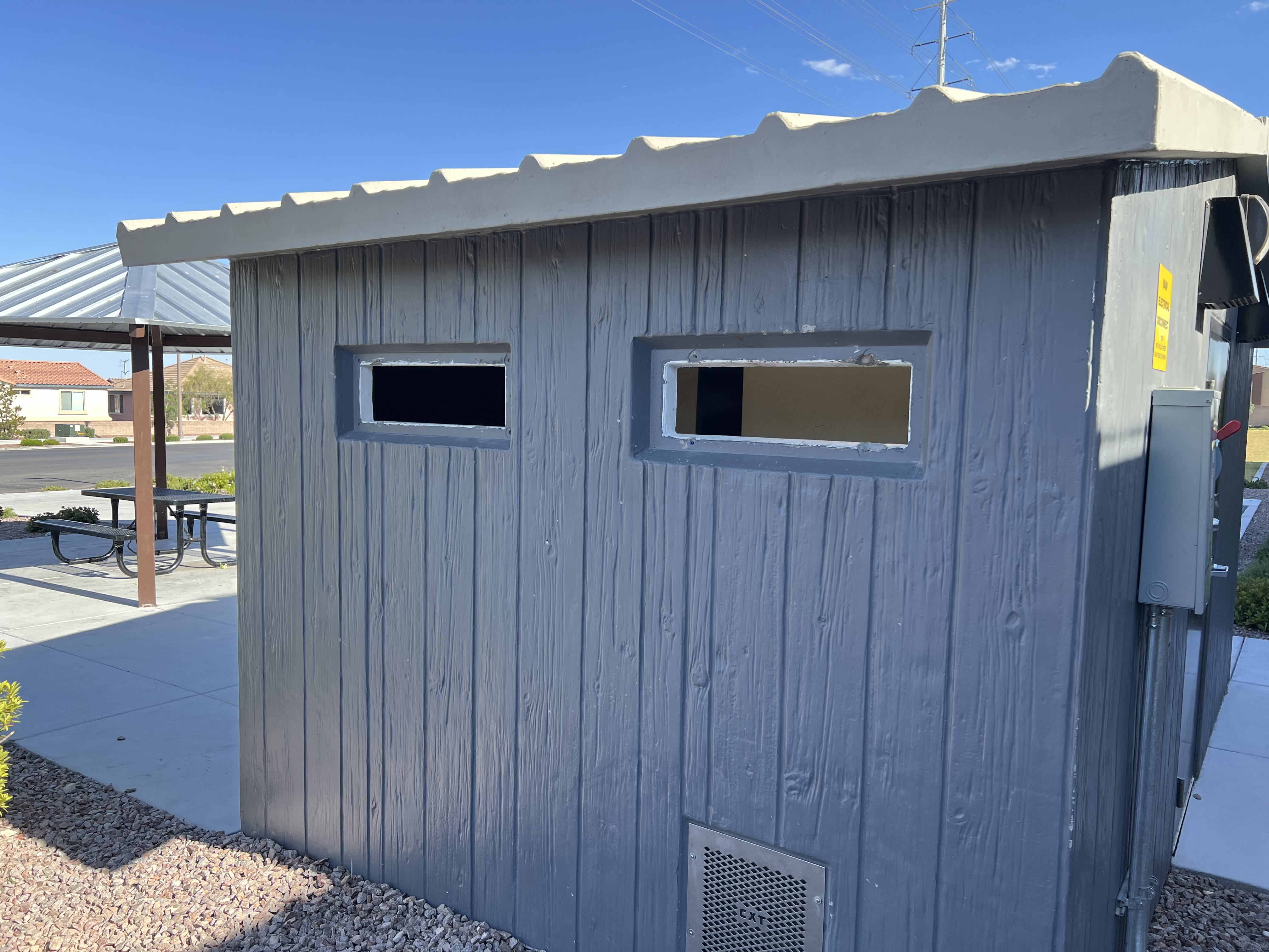 Missing bathroom windows in Tribute park - click to enlarge